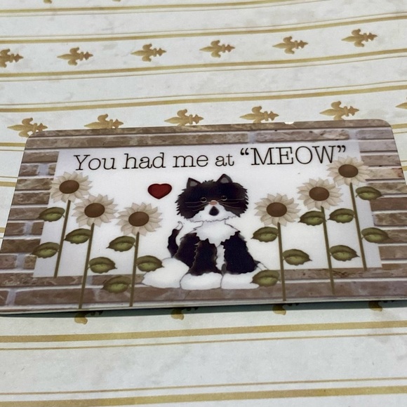 🍀 3/$15 Pat Isaac Collection Cat Magnet - Picture 2 of 4